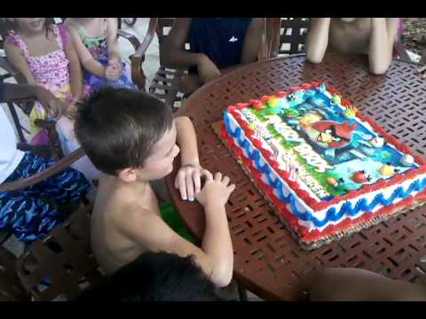 Kaden's 7th Birthday Party - Cake.3gp