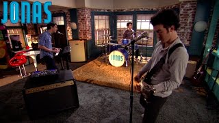 Jonas Brothers - Love Sick (Official Video)