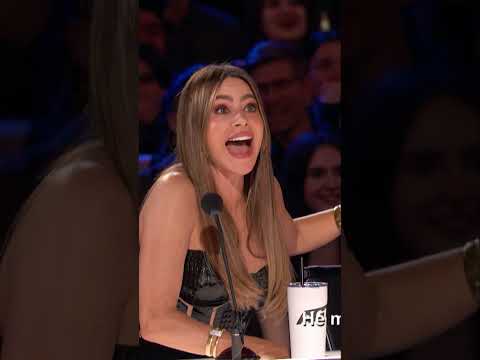 Watch his finger move 👀