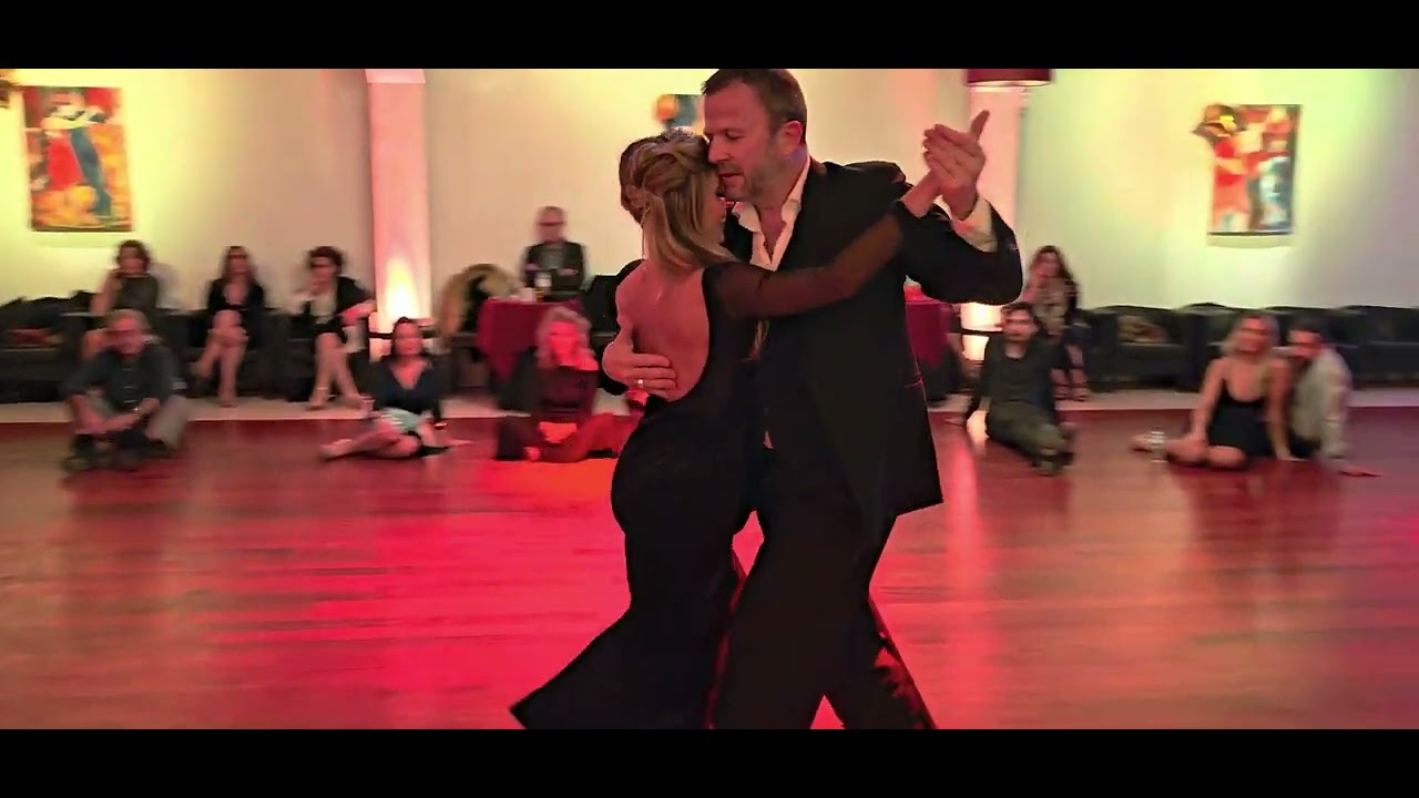 Claudio Hoffmann y Cinzia Lombardi no 2° New Year  - Porto Tango Meeting on 30/12/23 - 4/4