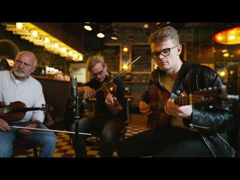 Dreamers' Circus feat. Poul Bjerager - 'Walz' (Traditional Danish Music)