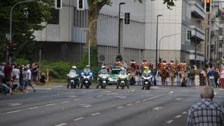 preview picture of video 'Schützenzug Düsseldorf 20130714 Maximilian-Weyhe-Allee'