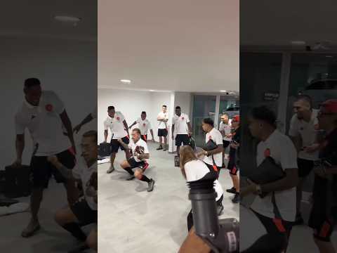 La selección Colombia 🇨🇴  celebró al ritmo de Dayro Moreno 😅😍