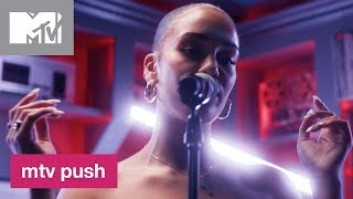 Jorja Smith Performs &#39;Blue Lights&#39;, &#39;Where Did I Go?&#39; &amp; &#39;On My Mind&#39; (Live Performance) | MTV Push