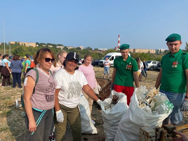 Менделеевцы присоединились к экологической акции «Чистые игры» в берёзовой роще