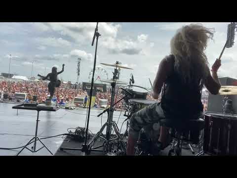Video: “Anarchy” LIVE Lilith Czar