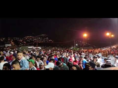 "Ultra fiel” Llegando al estadio con su gente" Barra: La Ultra Fiel • Club: Club Deportivo Olimpia