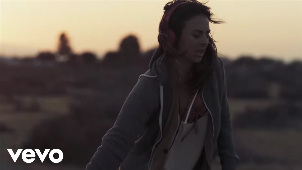 Borgeous, BRKLYN ft. Lenachka — Miracle