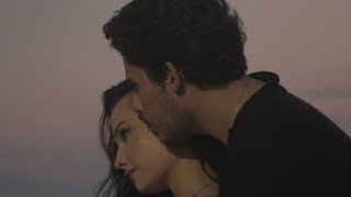 Musik-Video-Miniaturansicht zu Güzel Kız Songtext von Ahmet Hatipoğlu