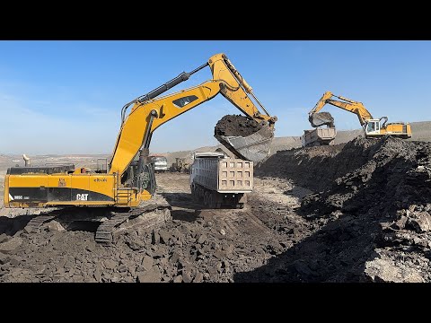 Caterpillar 385C & Liebherr 964 Excavators Loading Mercedes And MAN Trucks - 4k