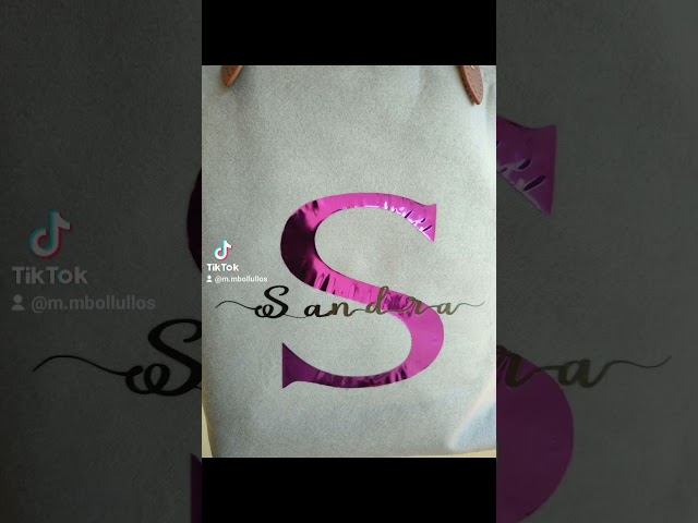 Vídeo relacionado con Bolso de fieltro gris personalizado | Regalo original personalizado nombre en vinilo | hecho con materiales reciclados | Lulamuk