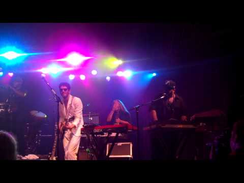 Daryl Hall and Chromeo at Bonnaroo 2010- "I Can't Go For That (No Can Do)"