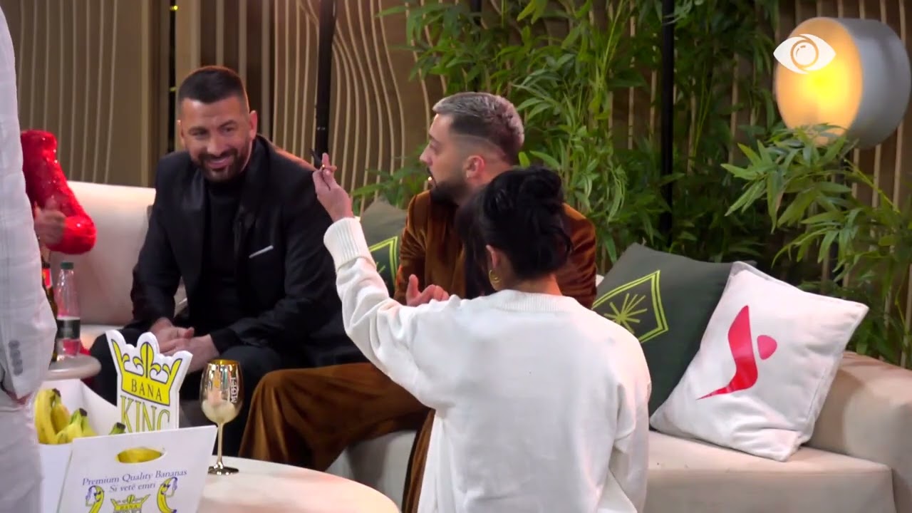 “Egli po debaton me Gjestin”/ Gerta i duartroket, Egli: Po u jep njerëzve kënaqësinë…