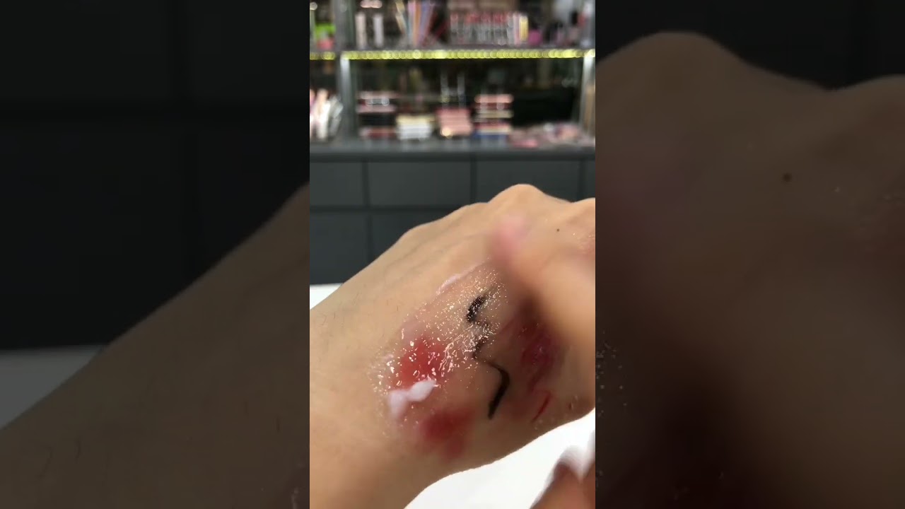 Cruelty-free and vegan makeup remover - private label  your brand