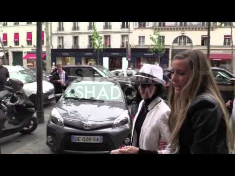 Kardashian Klan visit Kim Kardashian in Paris.