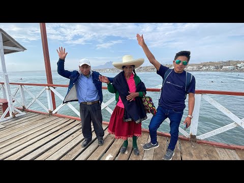 Eduardo Vargas “El Celar” conoce por primera vez la playa de Huanchaco en Trujillo
