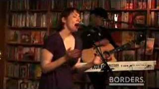Suzanne Vega FRANK AND AVA LIVE AT BORDERS