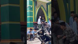 Download lagu Adab Santri #viral #santri #lirboyo #pesantren #kyai #ulama #trending #kediri #mahadaly #shorts mp3