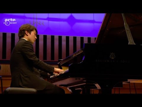 Seong-jin Cho Debussy : La Plus que lente (드뷔시 - 렌토보다 느리게)