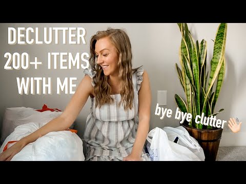 20 DAY DECLUTTER CHALLENGE! | decluttering over 200 items from our apartment!