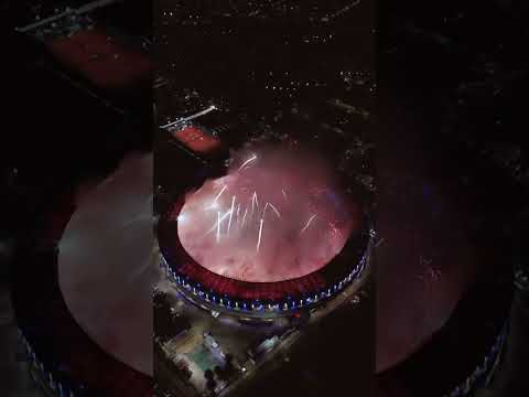 "EL IMPACTANTE RECIBIMIENTO DE RACING" Barra: La Guardia Imperial &bull; Club: Racing Club