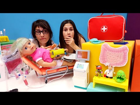 Ayşe ve Ümit ile doktor oyunu. Olamaaaz! Gül ishal oldu! Çocuk videoları