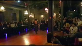 Alexander Moncada y Lia Selalmazidi 4