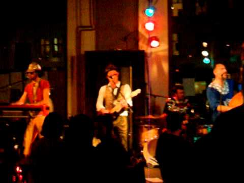 The Burger Project in Berlin - "B-flat" acoustic jazz club