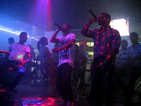 Codigo 49 en Vivo, Agua Agua