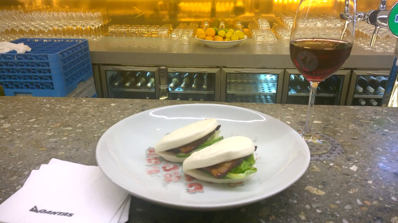 Qantas First Class Lounge Singapore