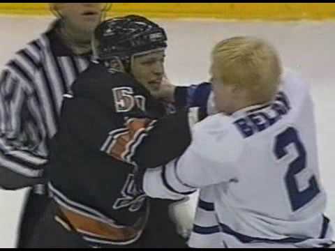 Stephen Peat vs Wade Belak