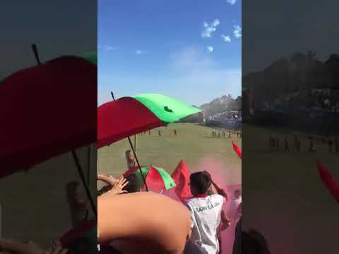 "Rampla Juniors vs Cerro recibimiento" Barra: La Banda del Camion &bull; Club: Rampla Juniors &bull; País: Uruguay