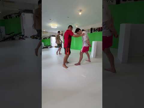 カーフキックの当て方のポジション取り@高橋遼伍セミナー