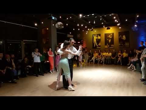 Yeliz Tunç & Cihan Kocatepe, Viejo Porton (Rodolfo Biagi)