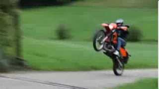 preview picture of video 'Ktm lc2 wheely'