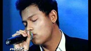 Download lagu Adi - Tafsirkan Cinta (MTV @ Muzik25) mp3