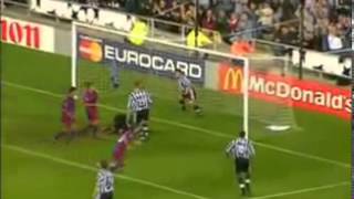 FAUSTINO ASPRILLA LE METIÓ TRES GOLES AL BARCELONA
