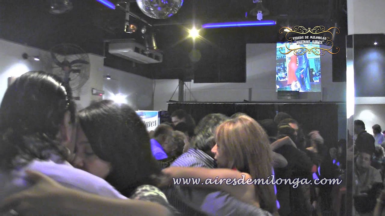 Cositas en Porteño  y Bailarín en la  Noche homenaje al bailarin de tango Carlos Gavito