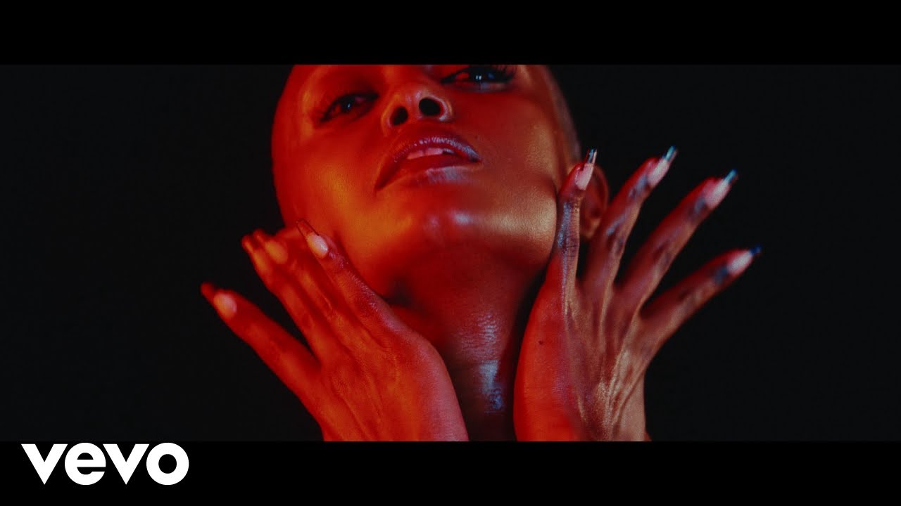 Kelela – “On The Run”