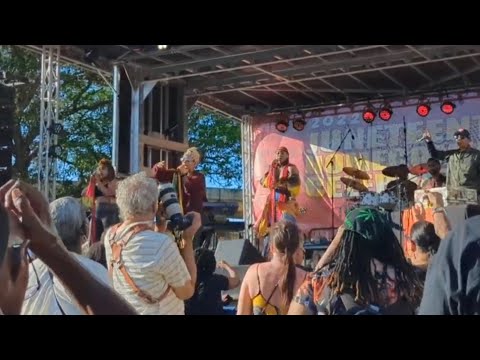 Arrested Development - Ease My Mind (Pittsburgh, PA 6/18/2022)