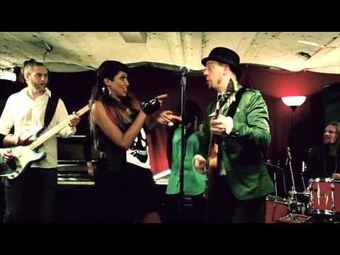 Andy Pfeiler - Chances On The Dancefloor (feat. Simone Moreno)