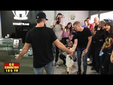 Thomas Rhett's Wife Lauren Surprises Him at Los Angeles Pop Up Shop