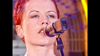 Download lagu New! Zombie, Festivalbar HQ 1995 (The Cranberries) mp3 Download lagu New! Zombie, Festivalbar HQ 1995 (The Cranberries) mp3