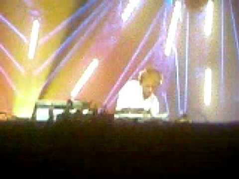 Armin playing Simon Patterson - Thump