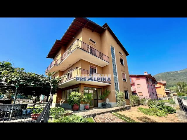 Casa singola con 3 appartamenti