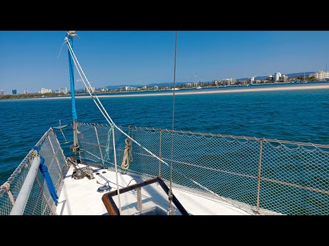 tour of the top deck of Alpha Centauri 44foot Gunner Cardell sailboat