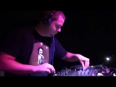 VICTOR PRADA @ ENTRANCE 015 - SALA STARVING - MADRID (28-09-2013)