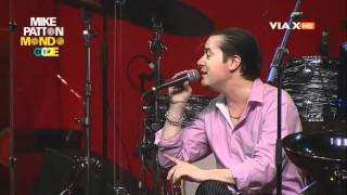 Mike Patton (Mondo Cane) Scalinatella @ Teatro Caupolicán 21/09/2011 HD
