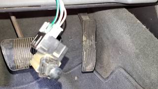 2005 - 2010 Jeep Grand Cherokee Brake Light Switch Replacement, Stop Light Fuse Location