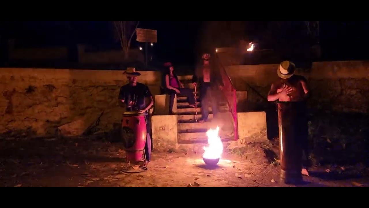 PONTO EXU REI DE CABARE                       (Entre Incubus e sucubus) minha autoria